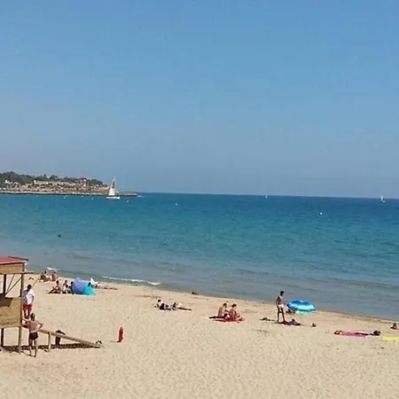 Encantador Piso Cerca Del Mar